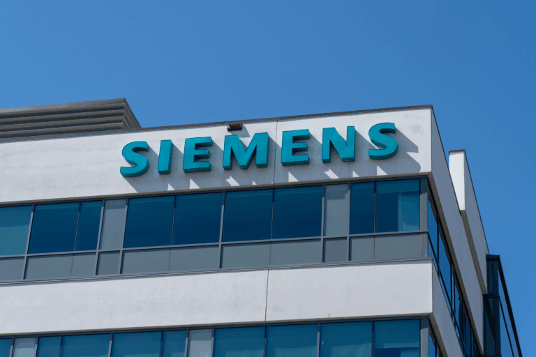 Lessons from the Digital Renaissance of Siemens: A Roadmap for Strategic Innovation
